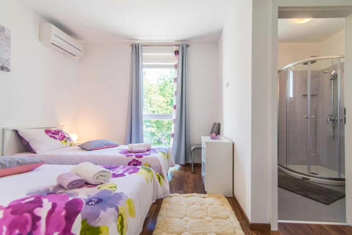 Villa Sofia By Kompas Villas Santalezi Hırvatistan